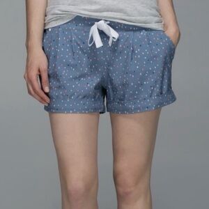 LULULEMON 10 Spring Break Away Short in Confetti Cake print